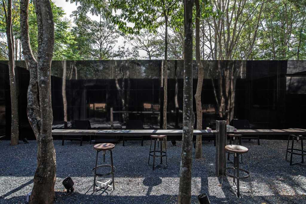 红木林中的黄色潜水艇咖啡馆-by-Secondfloor-architects