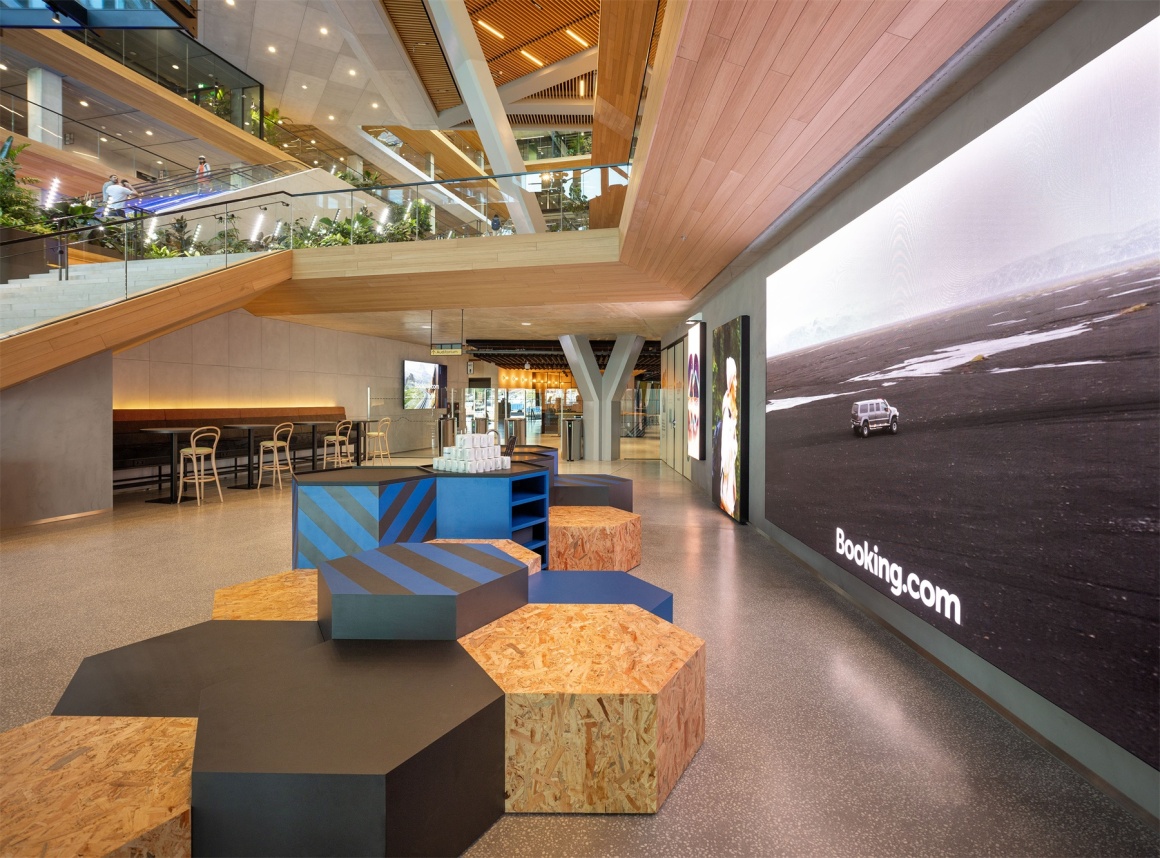 Booking.com Campus by HofmanDujardin + UNStudio – mooool