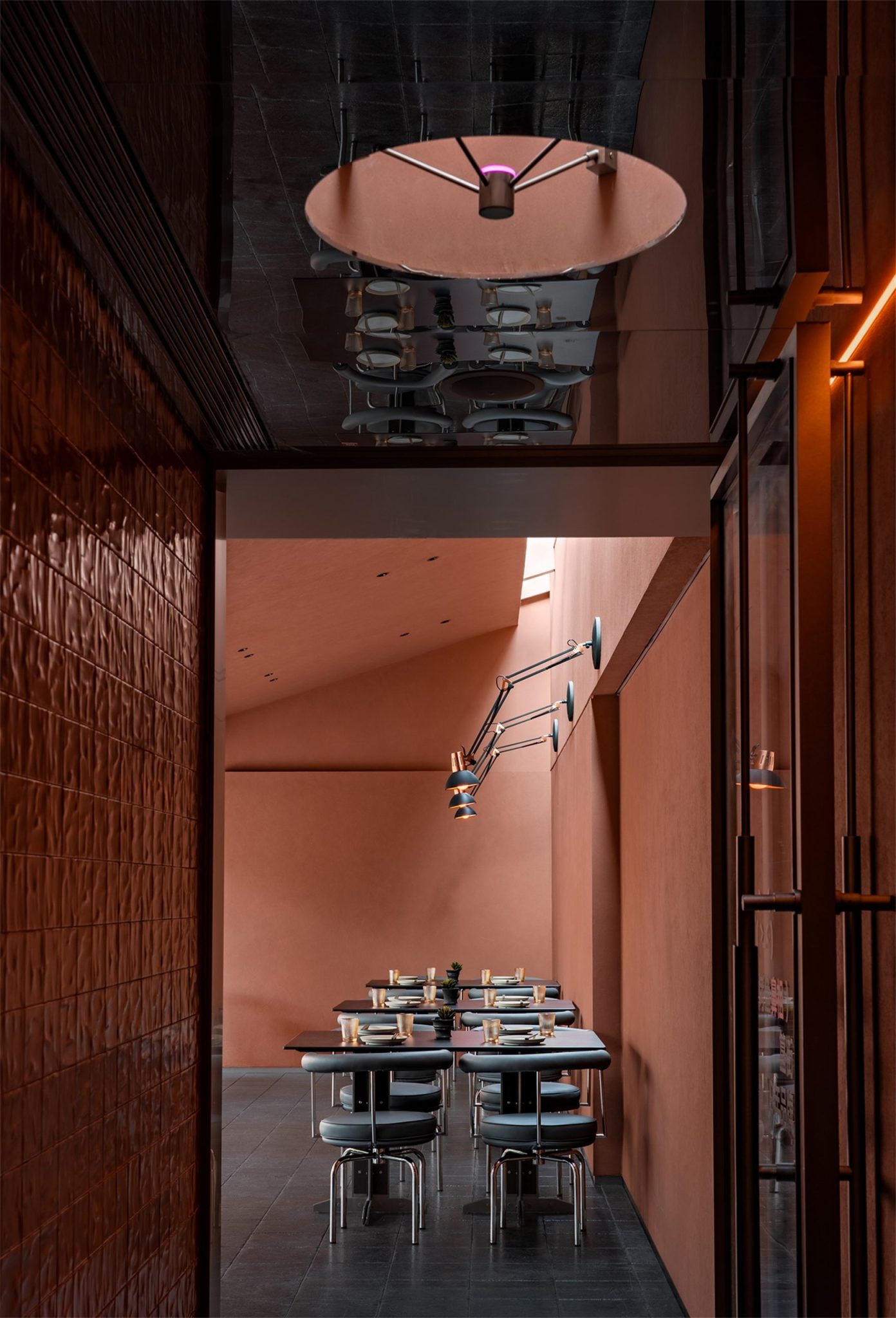 独一味簋街店-策略餐饮系列 / IN.X屋里门外设计 – mooool木藕设计网