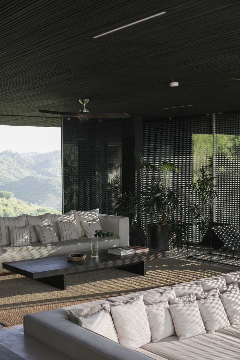 Villa V by Atelier Alejandro Borrego – mooool