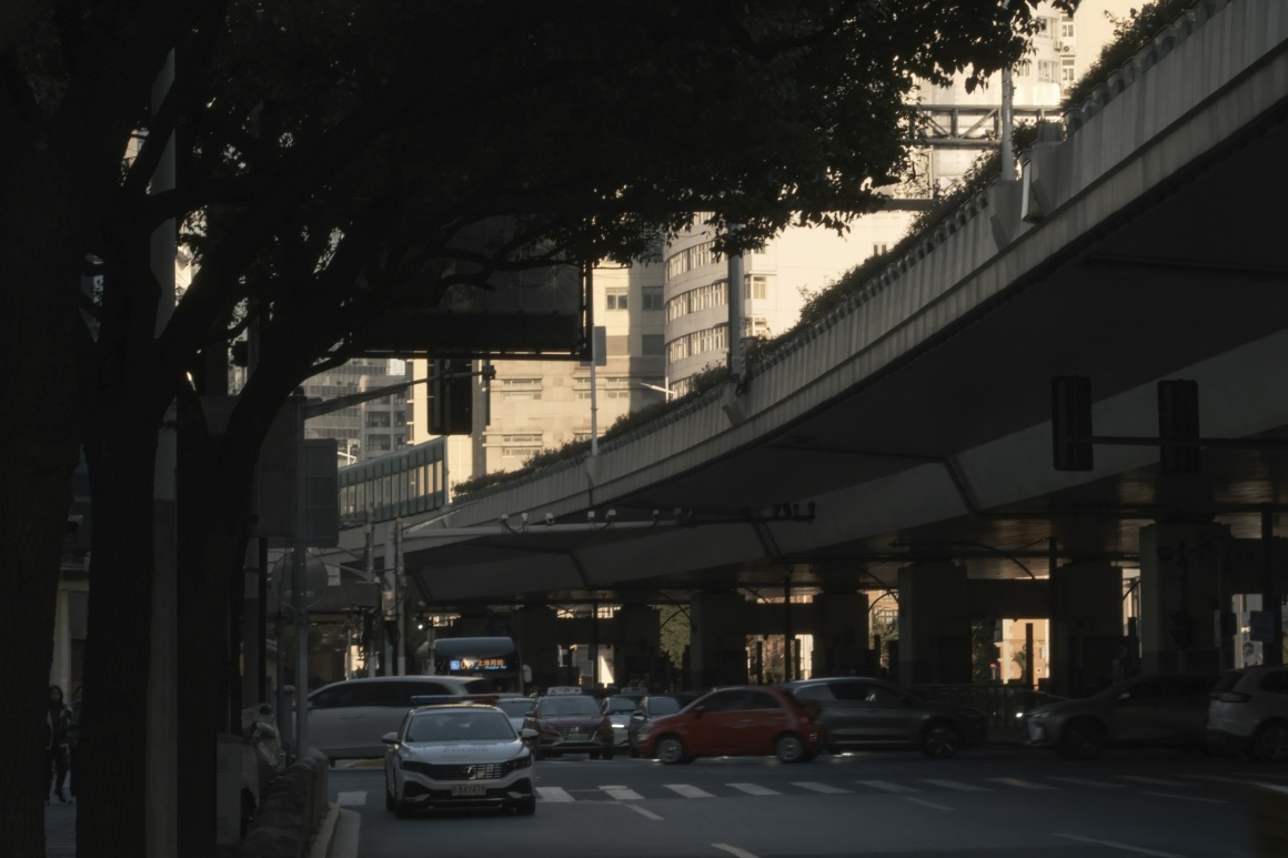 阔别七年,重返繁花:上海城中希尔顿酒店 / 日清景观 – mooool木藕设计网