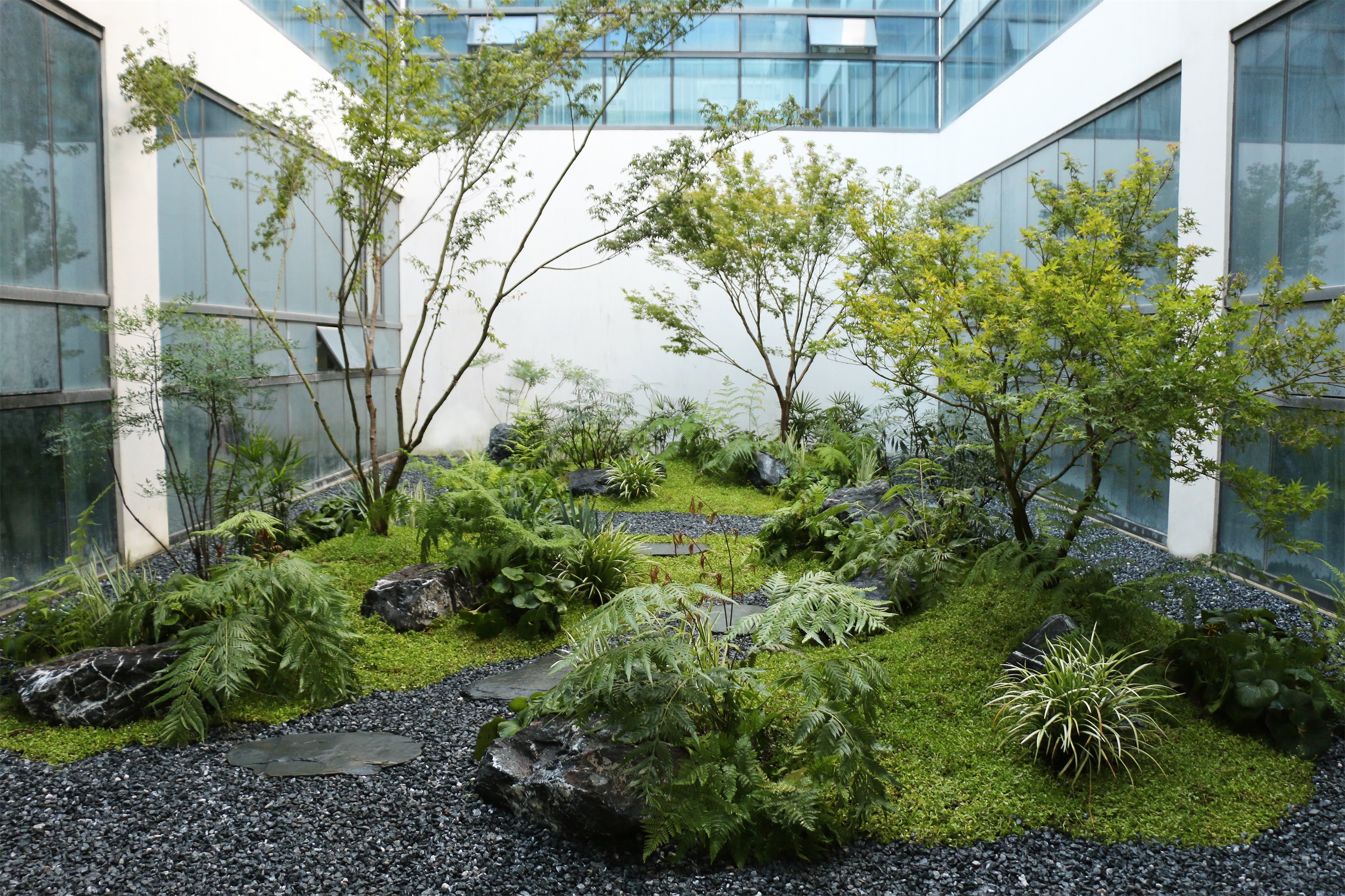 atrium アトリウム　Werner Blaser　 　本　建築　中庭　回廊 Atrium Landscape of Kunshan Tianxiang Technical School by TFL